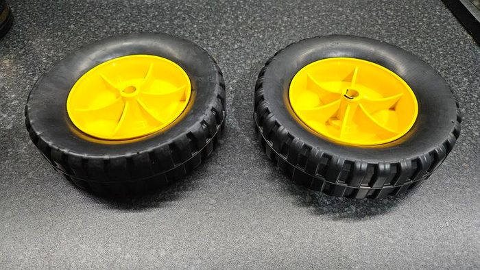 Dewalt saw stand wheels