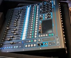 Allen Heath QU16 Digital Desk