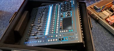 Allen Heath QU16 Digital Desk