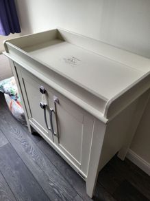 baby changing table