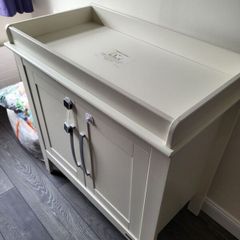 baby changing table