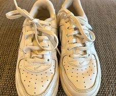 UK 12 Nike trainers unisex