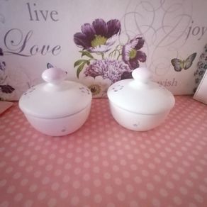2 pretty little floral trinket dishes