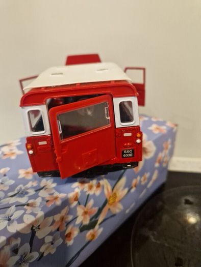Bburago Landrover series II lwb model