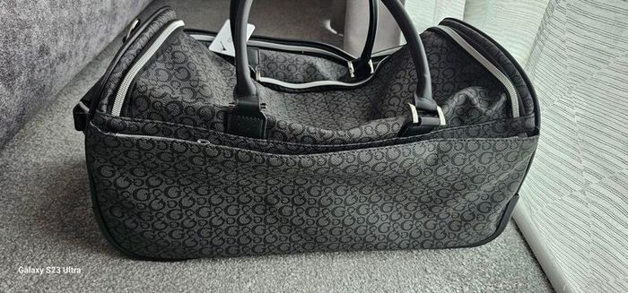 Guess Cabin size trolley travel bag