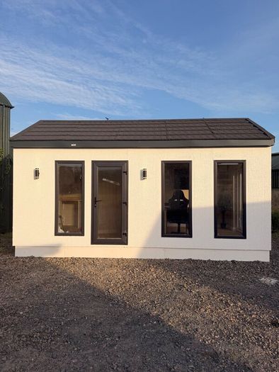 Home office / garden room / utility room / cabin /