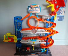 Hot wheels ultimate garage