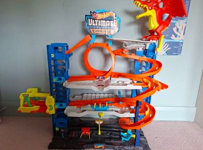 Hot wheels ultimate garage