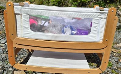 SnuzPod Bedside Crib with Snuz mattress + baby bath + accessories