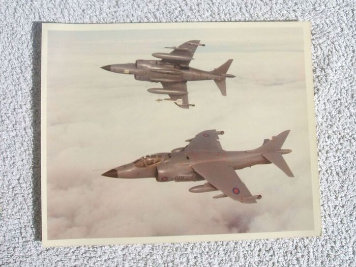 ROYAL NAVY (photoprints x 5) - Sea Harrier fighter jets, F174 Frigate & aircraft carrier deck with aircraft (1980's / 1990's)