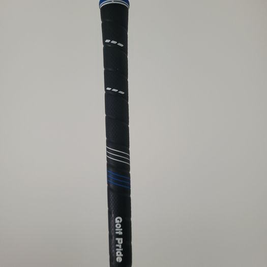 Titleist 910 - 17 degree hybrid. X shaft