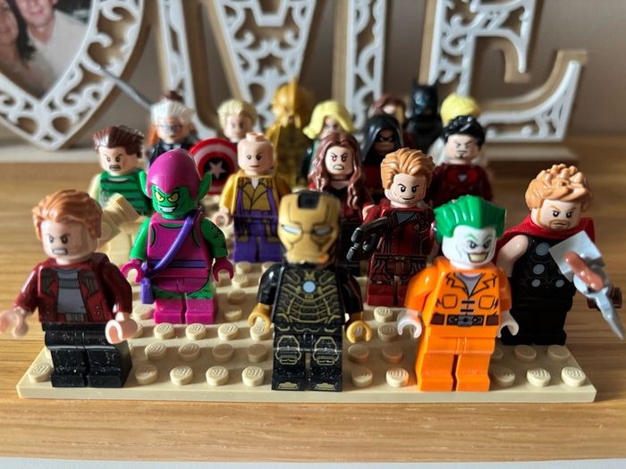 Marvel & DC Minifigures