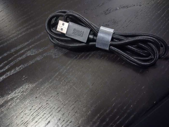 Logitech G213