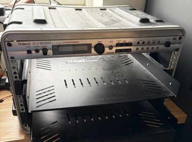 Roland XV5050 with SRX 01 Dynamic Drums