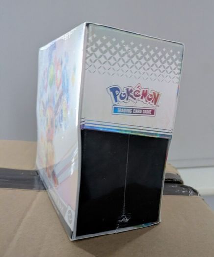 Pokemon Prismatic Evolution Elite Trainer Box
