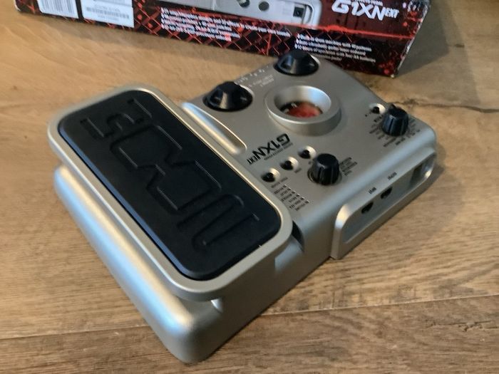Zoom G1XNext multi-effects pedal box