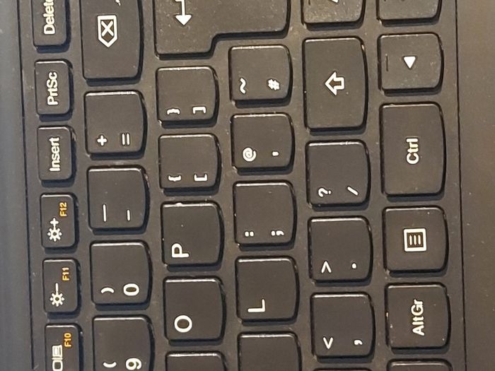 Lenovo Ideapad 300-15IBR, 15.6 inch Laptop, Intel Pentium CPU N3700, 1.6GHz, 8GB Ram, 128GB SSD, Windows 10, Microsoft Edge, Chrome and VLC