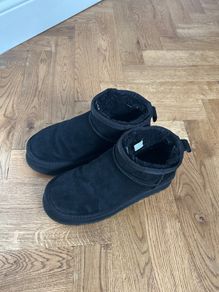 Ugg Black Mini Platform Boots