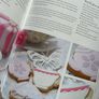 Decorating Cakes at Home Book Image 4