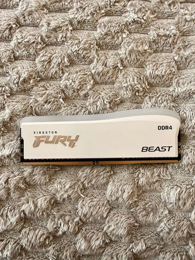 Kingston Fury Beast RGB 4x8GB DDR4-3200