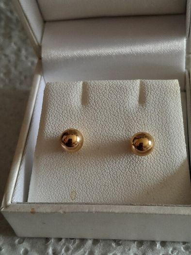 9ct gold earrings
