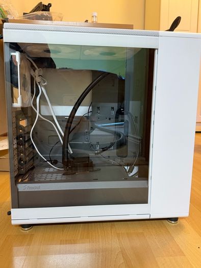 Fractal Design North + 360mm AIO + Noctua + Lian Li Bundle