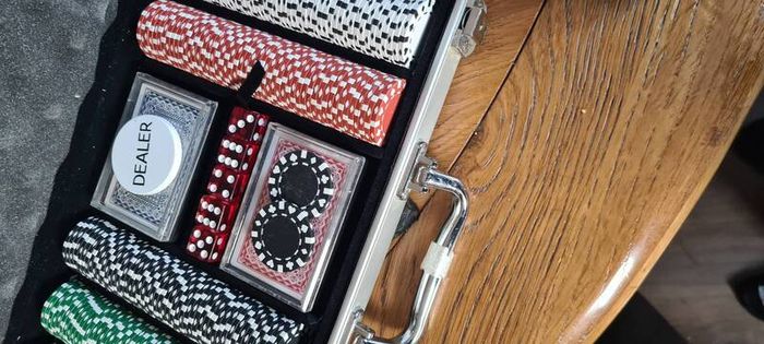 poker chip set
