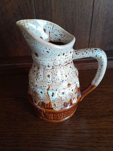 Mid Century 1970s drip glaze honeycomb barrel jug