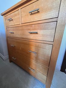 Chest of drawers