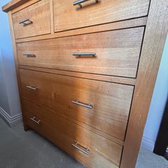 Chest of drawers
