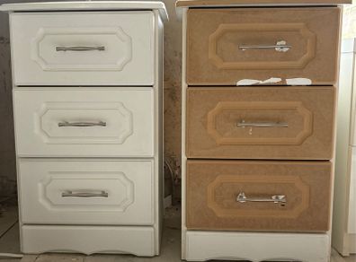 2 bedside drawers