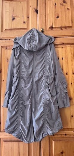 Dutch Brand Yaya Coat Jacket Ladies. Medium. Sage Green / Khaki. Satin Finish.  Detachable hood. Excellent. Proceeds To Medecins Sans Frontieres.