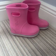 Pink crocs wellies