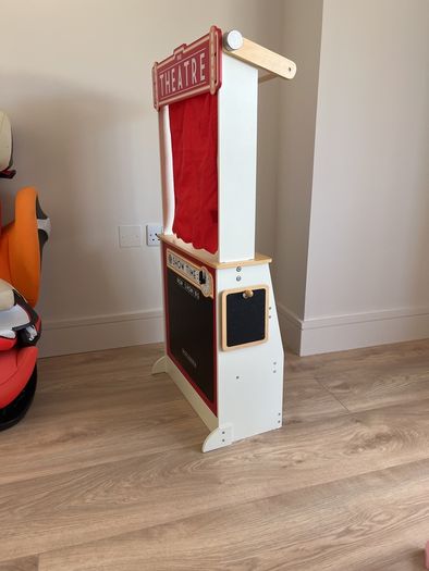 Tidlo play shop and theatre.