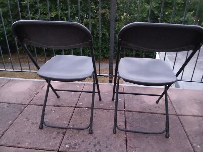 2 chairs
