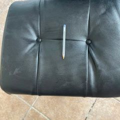 leather swivell recliner chairs 2 chairs 2 foot rests great condition