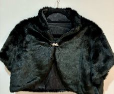 Faux fur cropped jacket