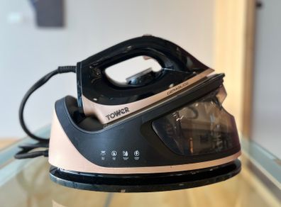 Tower CeraGlide 2700W Steam Generator Iron