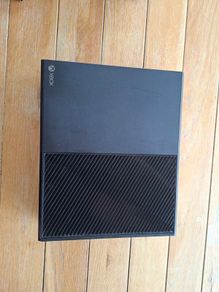 XBox One Black (500gb) with Accessories