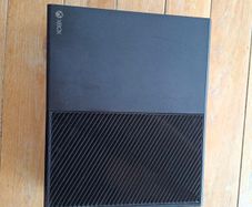 XBox One Black (500gb) with Accessories
