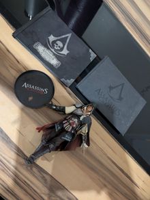 assassin's creed statue and books one rare