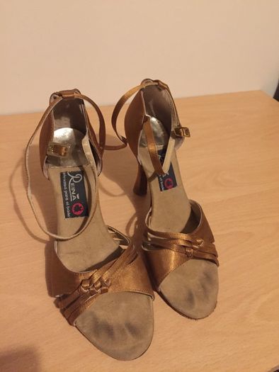 Salsa shoes