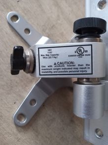 Swivel wall mount for monitor