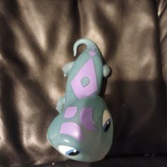Frozen salamander figureine