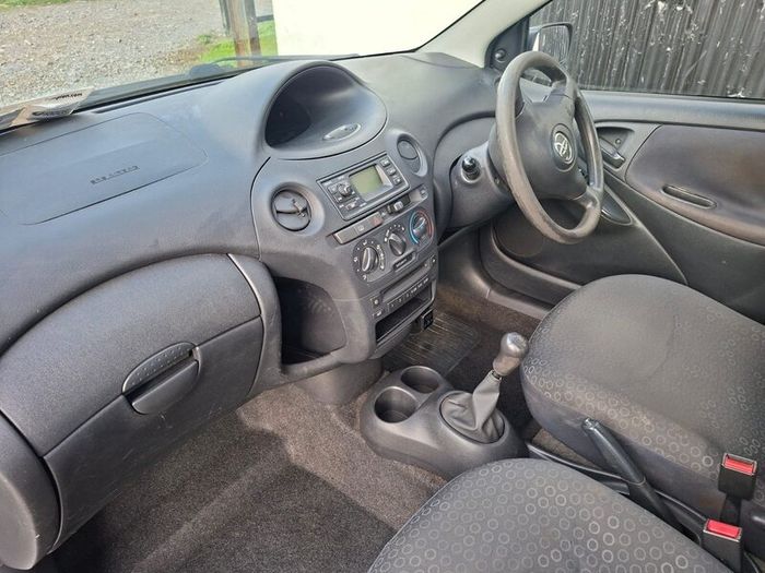 Toyota Yaris 2004
