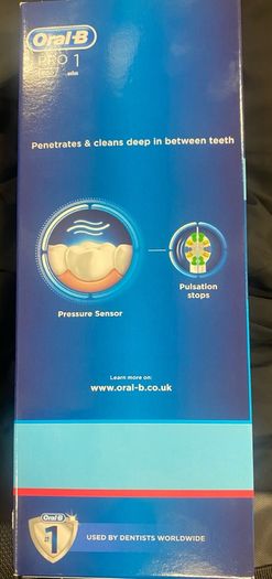 Oral b pro 1 Braun electric toothbrush with pressure sensor Brand New