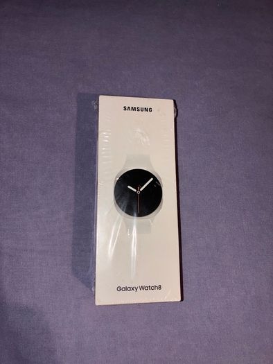 Brand new Samsung Galaxy Watch 8 c 44mm LTE (Silver)
