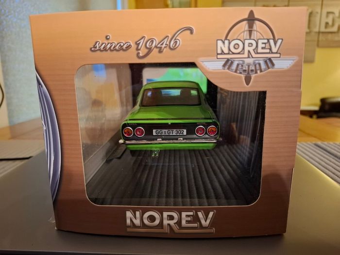 Opel Manta A GT/E 1975 - Norev - 1/18 - New in Box