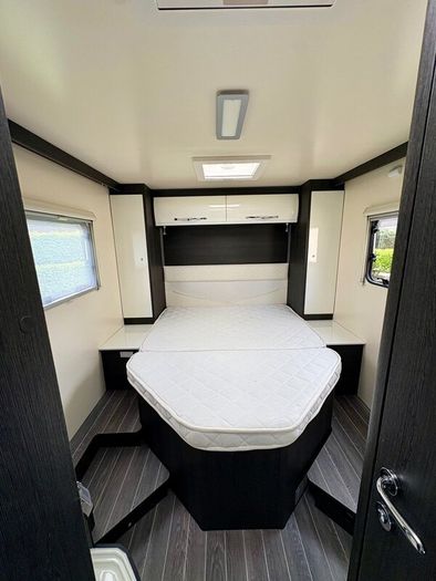 Motorhome - 2021 Ford Roller Team Zefiro 696