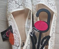 Girls flat shoes